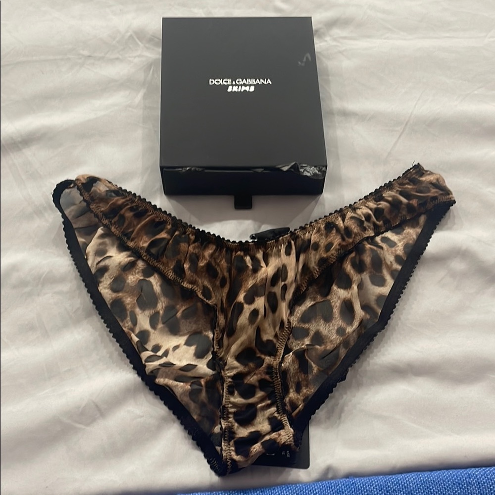 Dolce & Gabbana Leopard Print Lingerie